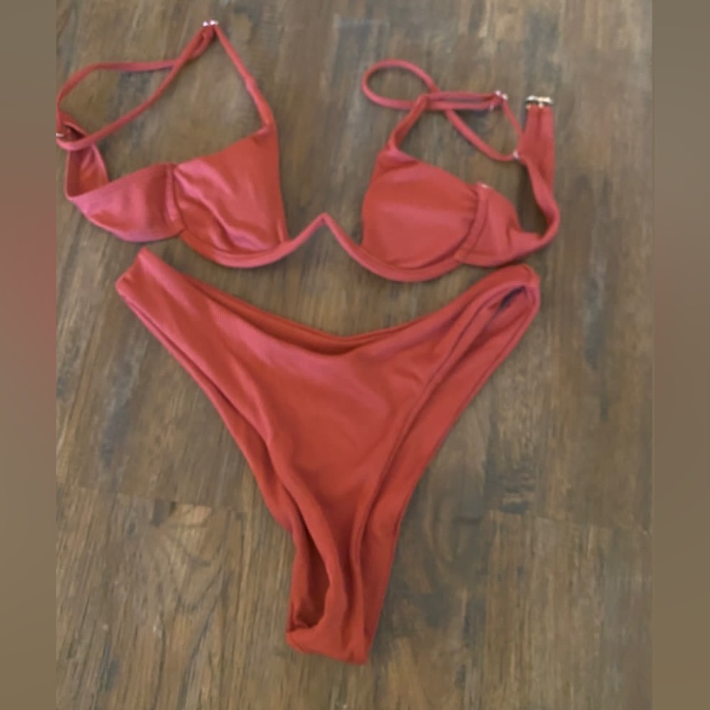 Rust bikini